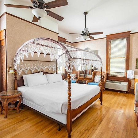 Classic King With Balcony At Curry Mansion Key West Exteriér fotografie