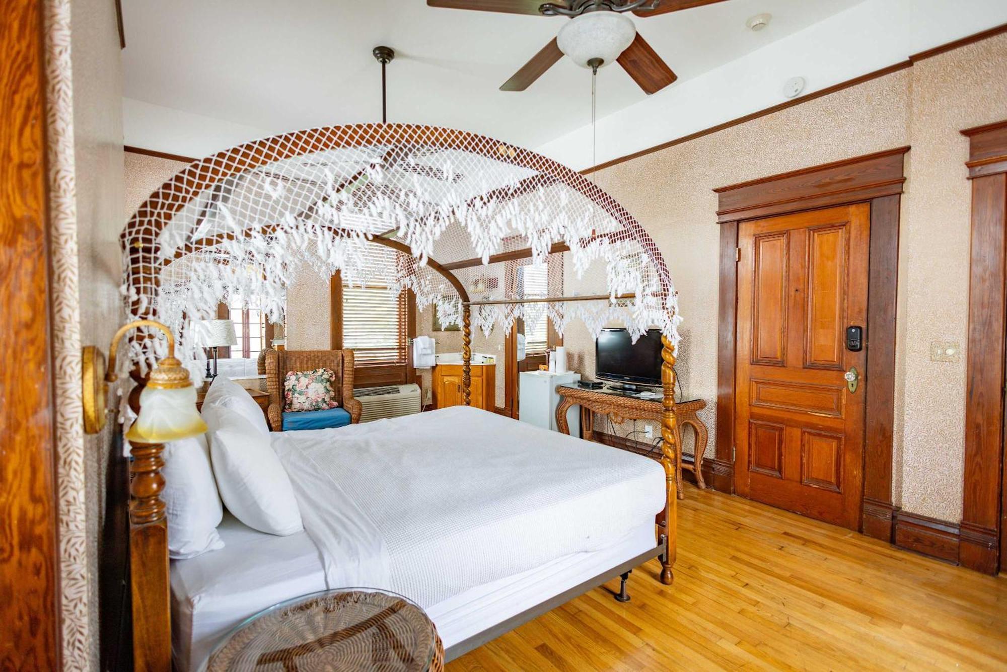 Classic King With Balcony At Curry Mansion Key West Exteriér fotografie